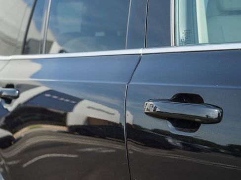Used 2023 Volvo XC90 B6 Plus w/ Protection Package Premier AWD/4WD image 17