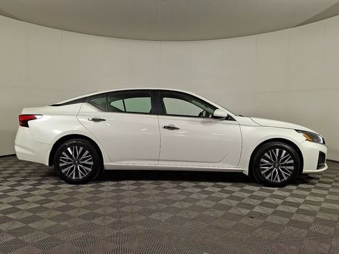 Used 2023 Nissan Altima 2.5 SV AWD/4WD image 10