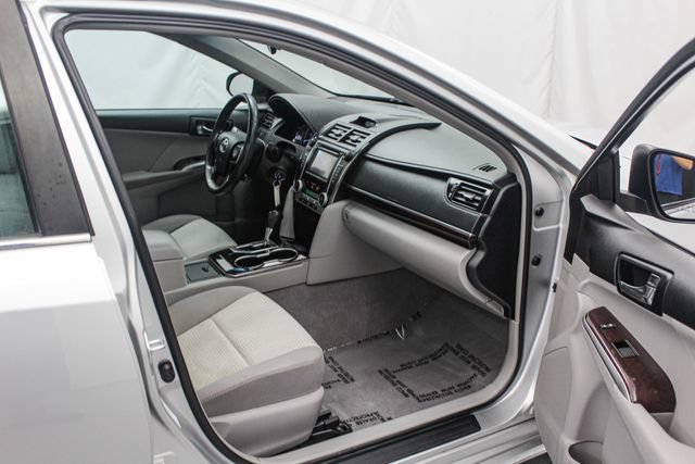 Used 2012 Toyota Camry XLE FWD image 18