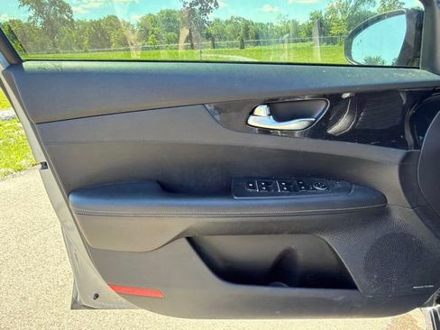 Used 2022 Kia Forte GT-Line w/ GT-Line Premium Package FWD image 17