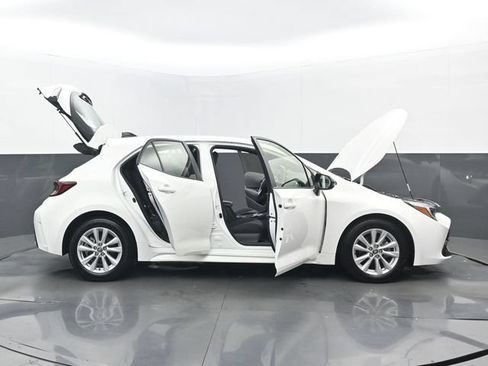 Used 2026 Toyota Corolla SE FWD image 30
