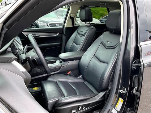 Used 2017 Cadillac XT5 Luxury w/ Driver Awareness Package FWD image 20