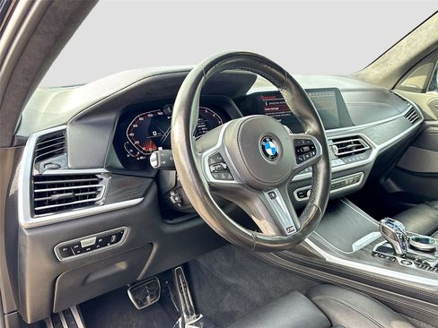 Used 2020 BMW X7 M50i image 9