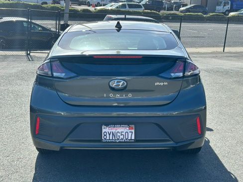 Used 2022 Hyundai Ioniq SE FWD image 6