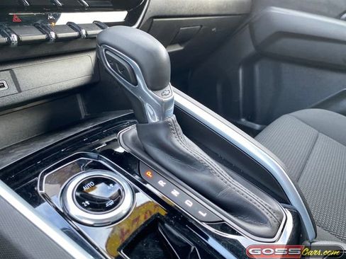 Used 2024 Chevrolet Colorado LT image 12