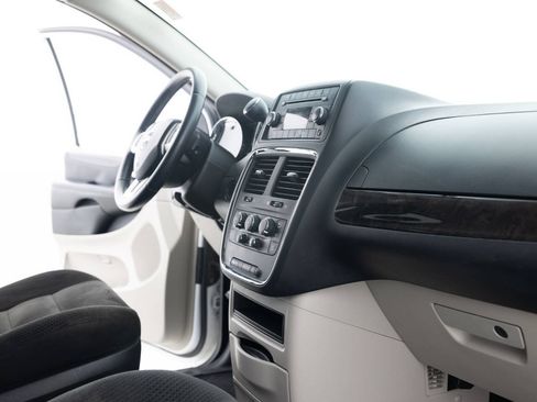 Used 2016 Dodge Grand Caravan SE w/ Quick Order Package 29E SE FWD image 27