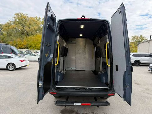Used 2019 Mercedes-Benz Sprinter 144 image 59