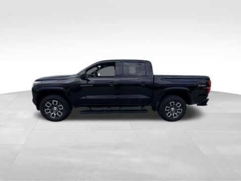Used 2024 Chevrolet Colorado Z71 w/ Z71 Convenience Package 2 AWD/4WD image 3