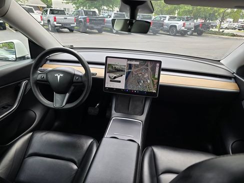 Used 2021 Tesla Model Y Long Range AWD/4WD image 13