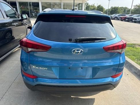 Used 2017 Hyundai Tucson SE w/ SE Popular Package 02 FWD image 3