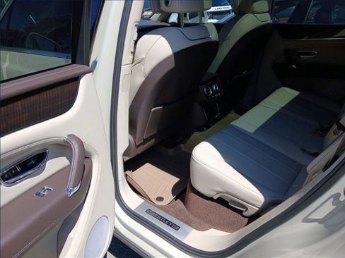 Used 2020 Bentley Bentayga AWD/4WD image 6