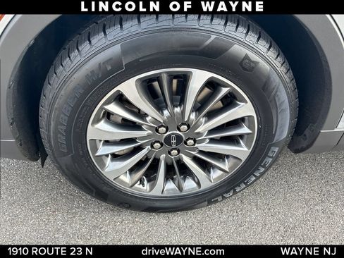 Certified 2023 Lincoln Nautilus AWD w/ Premium Package image 26