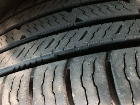 Used 2020 Chrysler Pacifica Touring w/ Advanced Safetytec Group FWD image 40
