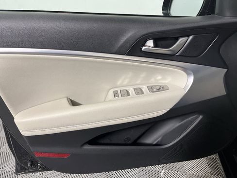 Used 2024 Genesis G70 2.5T image 13