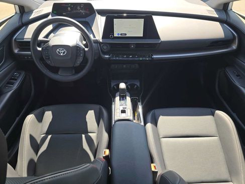 Certified 2026 Toyota Prius XLE FWD image 17