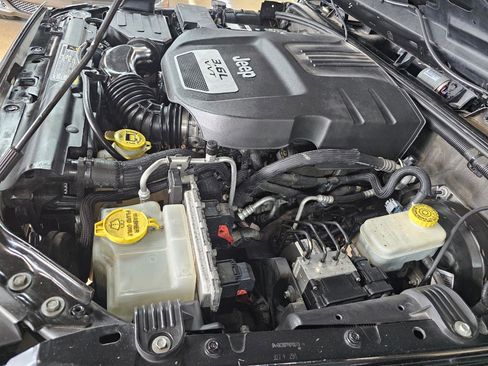 Used 2012 Jeep Wrangler Sport AWD/4WD image 38