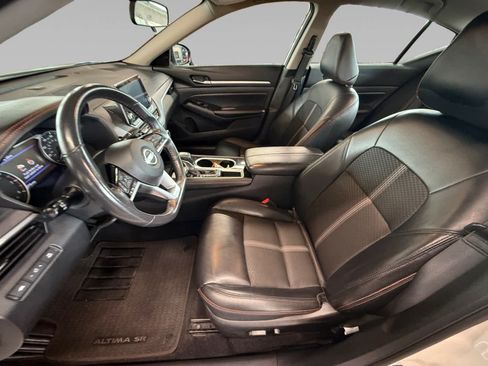 Used 2024 Nissan Altima 2.5 SR FWD image 11