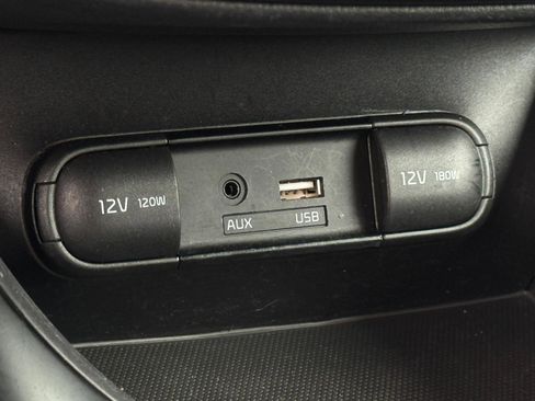 Used 2018 Kia Soul FWD image 17