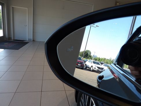 Used 2019 Volkswagen Jetta SE w/ Cold Weather Package FWD image 7