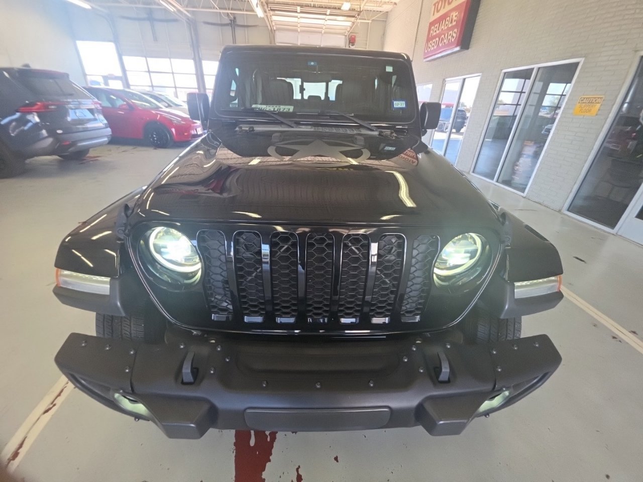 Used 2021 Jeep Gladiator Sport AWD/4WD image 2
