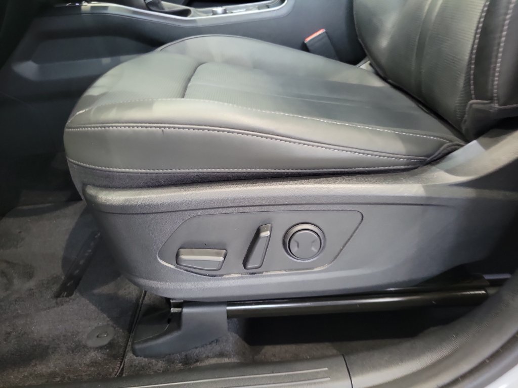 Certified 2025 Kia Sorento S w/ Panoramic Sunroof Package FWD image 19