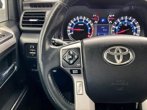 Used 2016 Toyota 4Runner SR5 AWD/4WD image 21