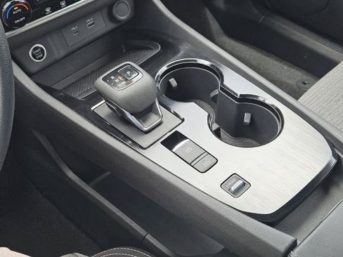 Certified 2023 Nissan Rogue SV FWD image 15
