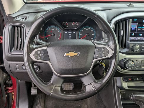 Used 2015 Chevrolet Colorado LT w/ LT Convenience Package image 18