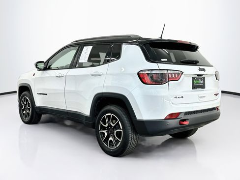 Used 2025 Jeep Compass Trailhawk AWD/4WD image 5