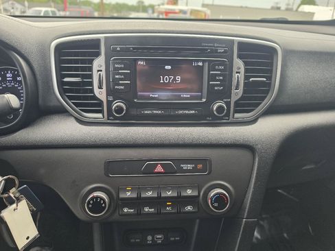 Used 2017 Kia Sportage LX AWD/4WD image 24