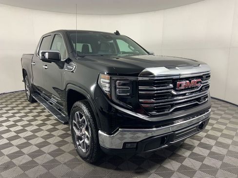 Used 2026 GMC Sierra 1500 SLT image 1