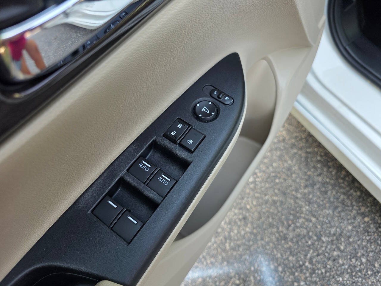 Used 2016 Honda Accord Touring image 11
