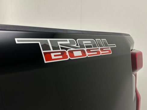 Used 2020 Chevrolet Silverado 1500 LT Trail Boss AWD/4WD image 16