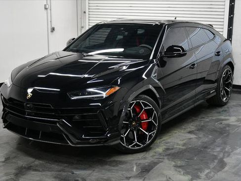 Used 2024 Lamborghini Urus Performante AWD/4WD image 2