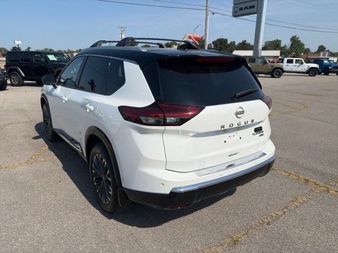 Used 2026 Nissan Rogue Platinum w/ Platinum Premium Package AWD/4WD image 4