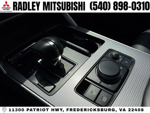 Used 2024 MAZDA CX-90 Plug-In Hybrid w/ Preferred AWD/4WD image 16