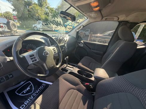 Used 2016 Nissan Frontier SV RWD image 8