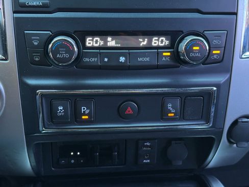 Used 2016 Nissan Titan SL image 29