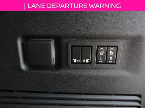 Used 2023 Chevrolet Suburban Z71 w/ Luxury Package image 18