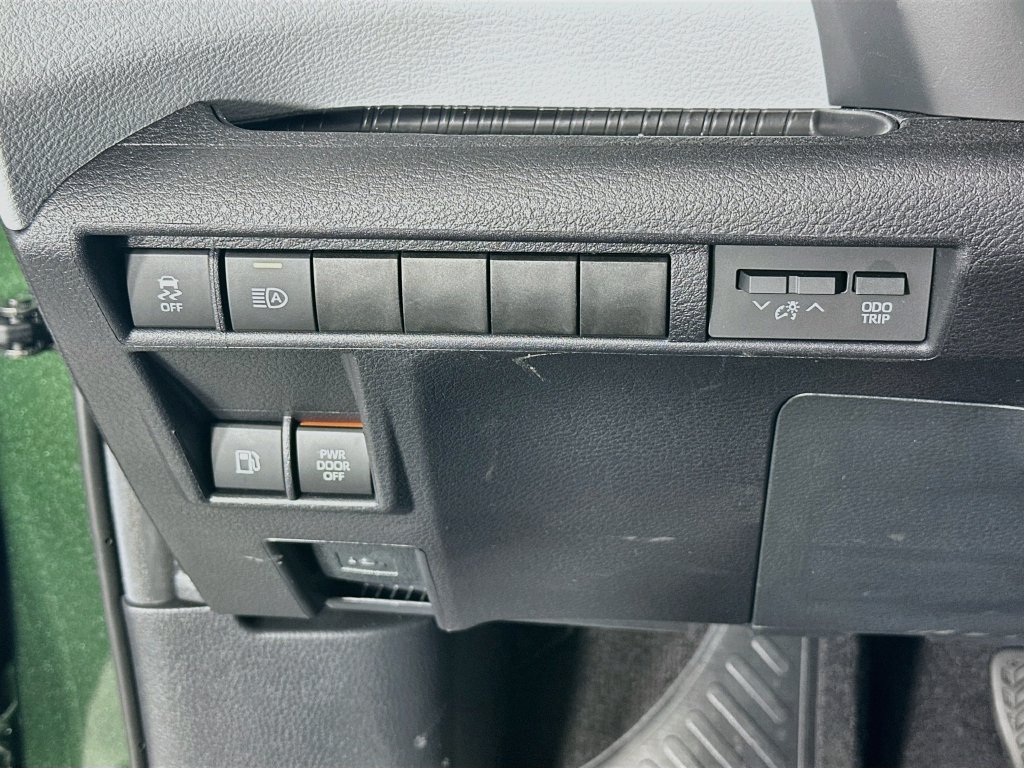 Used 2025 Toyota Sienna XLE AWD/4WD image 10