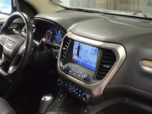 Used 2017 GMC Acadia Denali w/ Technology Package AWD/4WD image 41