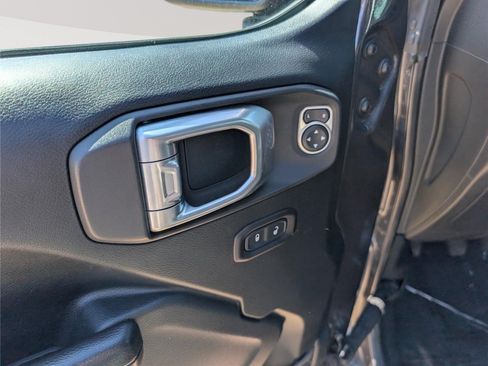 Used 2019 Jeep Wrangler Unlimited Sport S AWD/4WD image 19