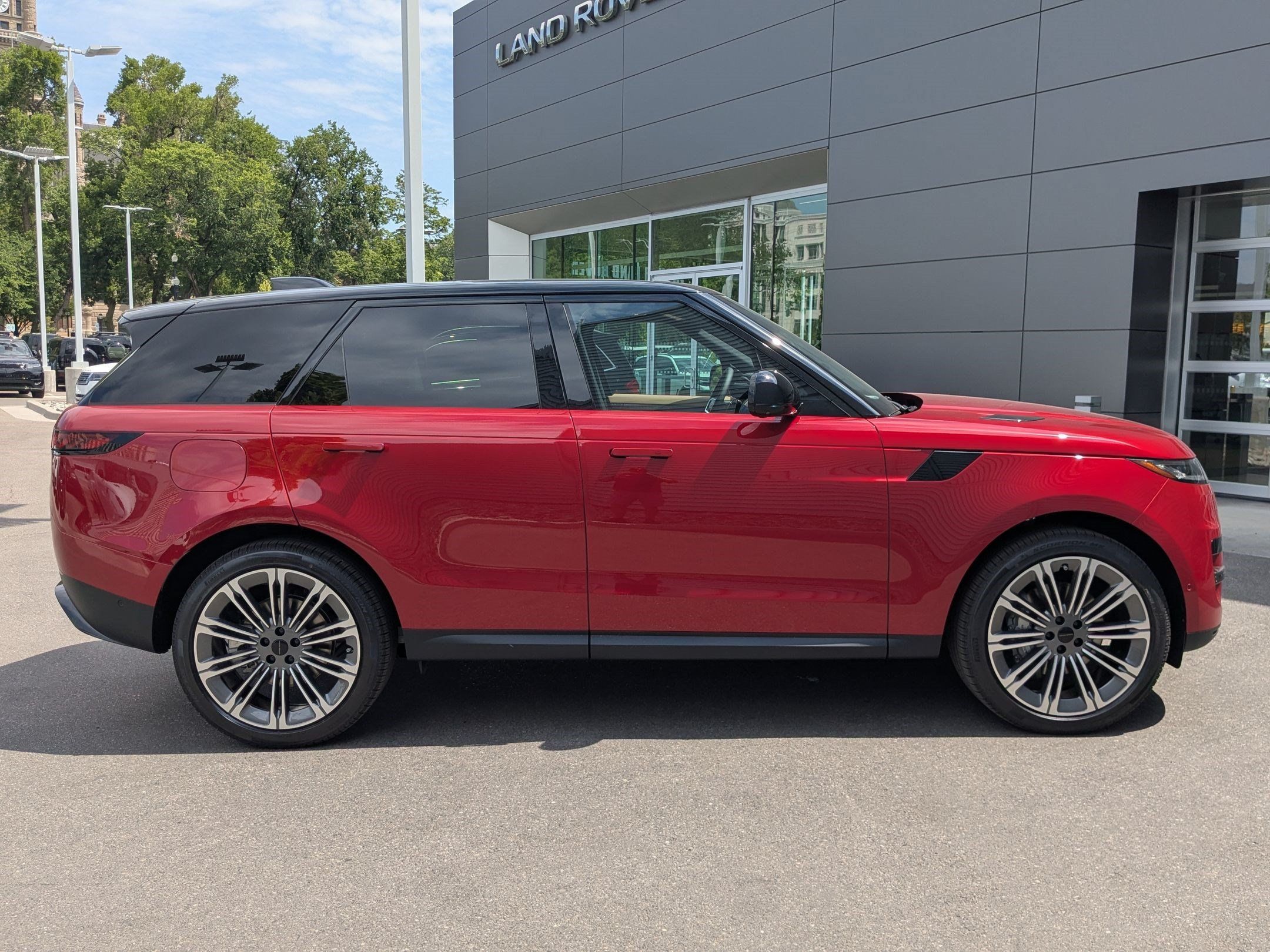 New 2026 Land Rover Range Rover Sport SE AWD/4WD image 4