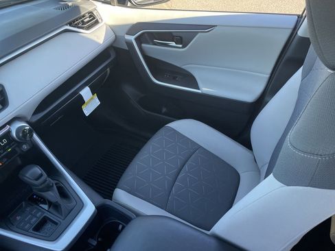 New 2025 Toyota RAV4 XLE image 21