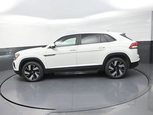 Used 2024 Volkswagen Atlas Cross Sport SE AWD/4WD image 6
