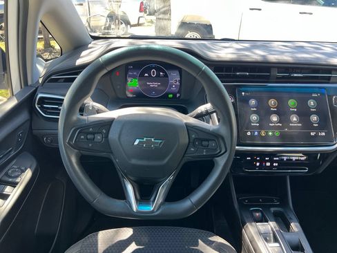 Used 2023 Chevrolet Bolt LT FWD image 15