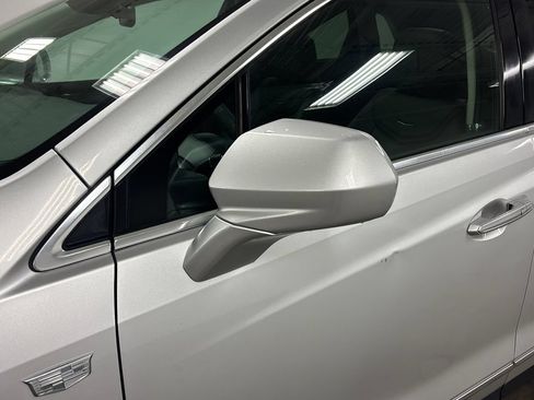 Used 2017 Cadillac XT5 Luxury w/ Driver Awareness Package FWD image 12