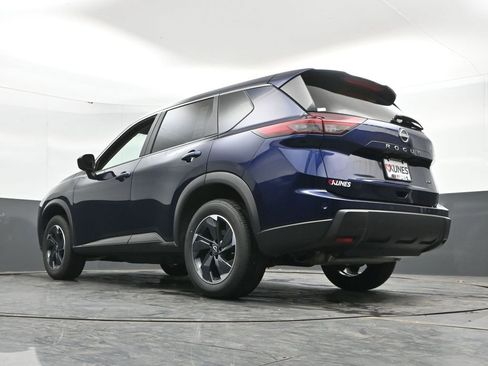 Used 2025 Nissan Rogue SV image 47