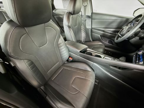 Used 2022 Hyundai Elantra Limited FWD image 36