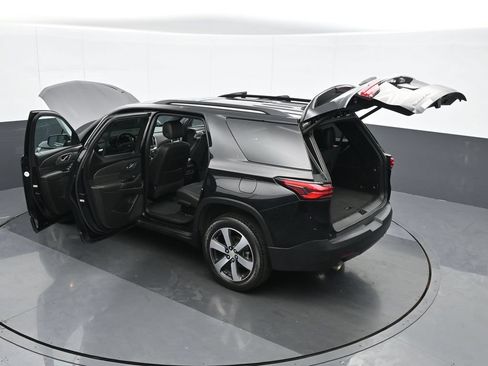 Used 2023 Chevrolet Traverse LT w/ LT Premium Package AWD/4WD image 38